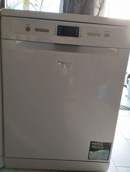 Máquina de lavar loiça Ariston