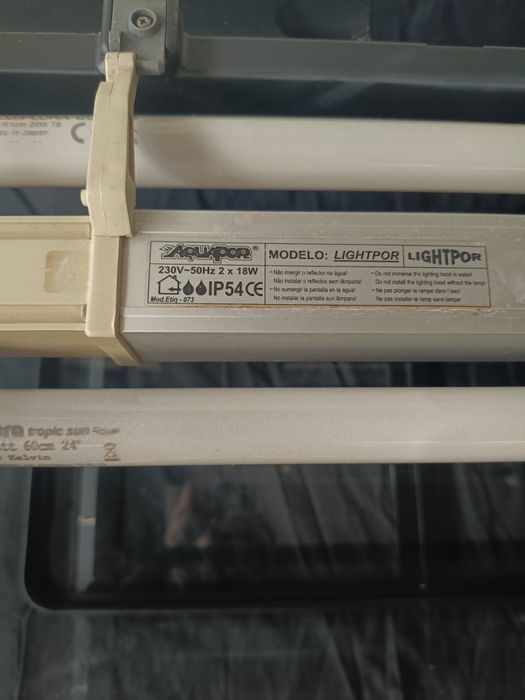 Aquário aquapor 110L com móvel e muito equipamento.
