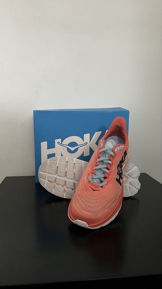 Hoka Mach 5 Coral e Azul