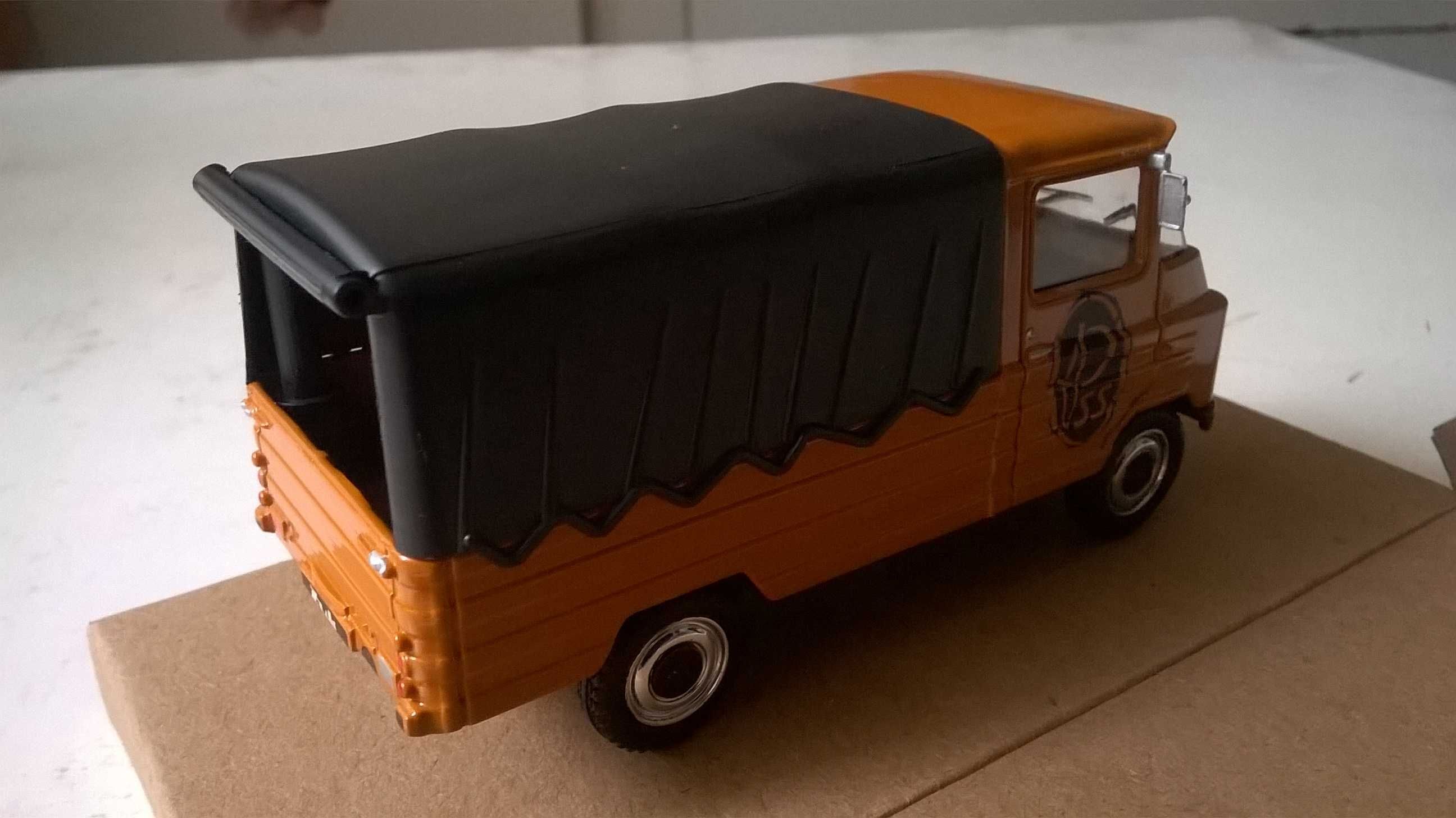ŻUK konwersja PSS Społem; model metalowo-plastikowy; skala 1:43