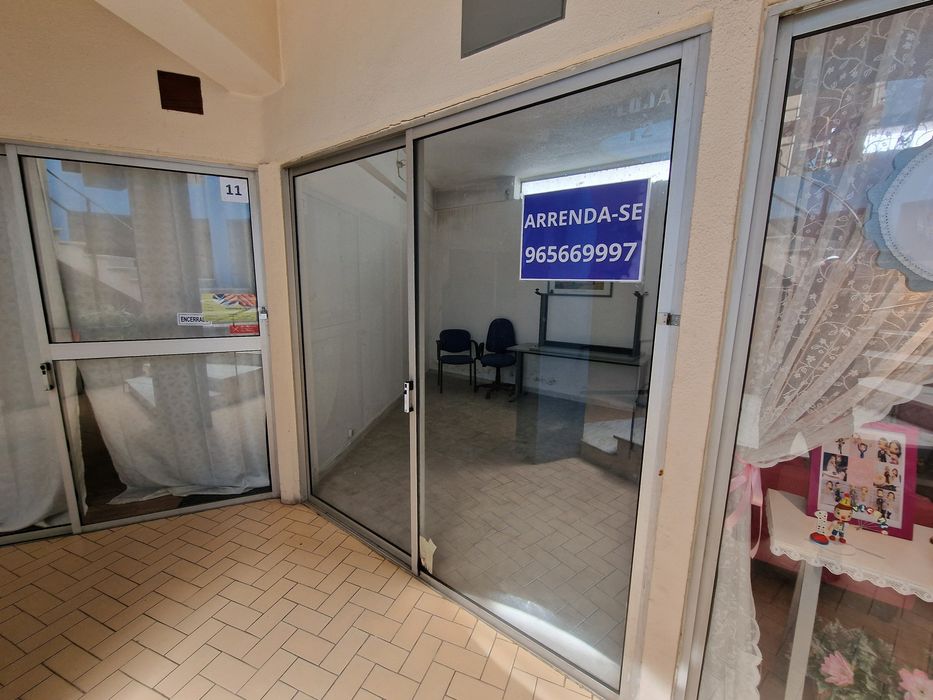 Loja no centro comercial Dovari