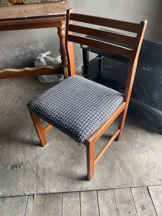 Продам деревяний стул