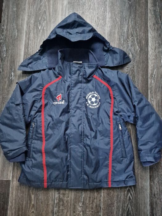 Куртка осенняя для мальчика на 8-9 лет