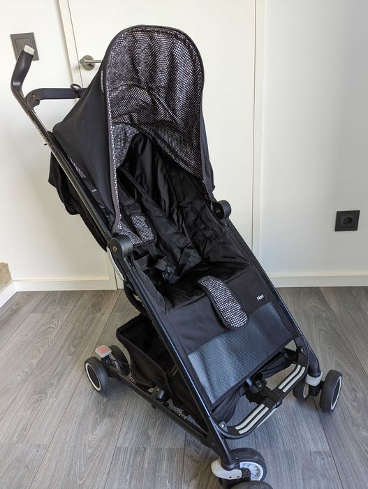 Carrinho bengala passeio Bébé Confort Noa com proteção para a chuva