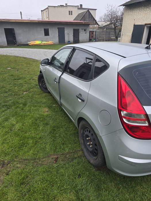 Hyundai i30  uszkodzony jak na zdj