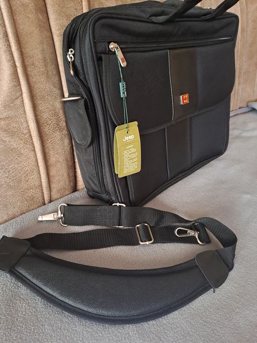 Сумка для ноутбука, два основных отдела, доп. карманы черная новая