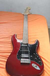 Vendo Guitarra Fender + amplificador