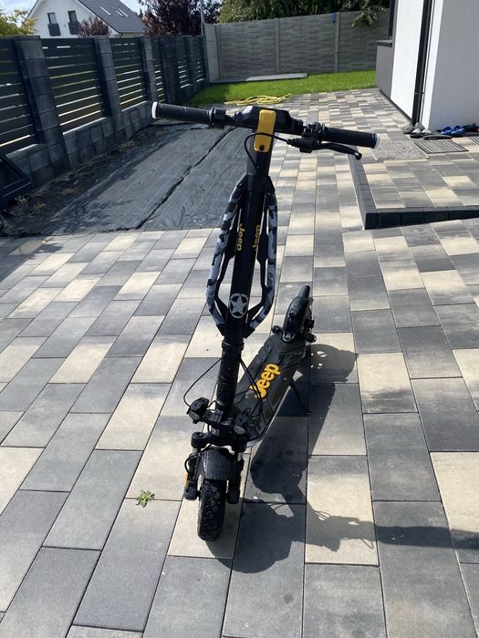 Hulajnoda elektryczna Jeep