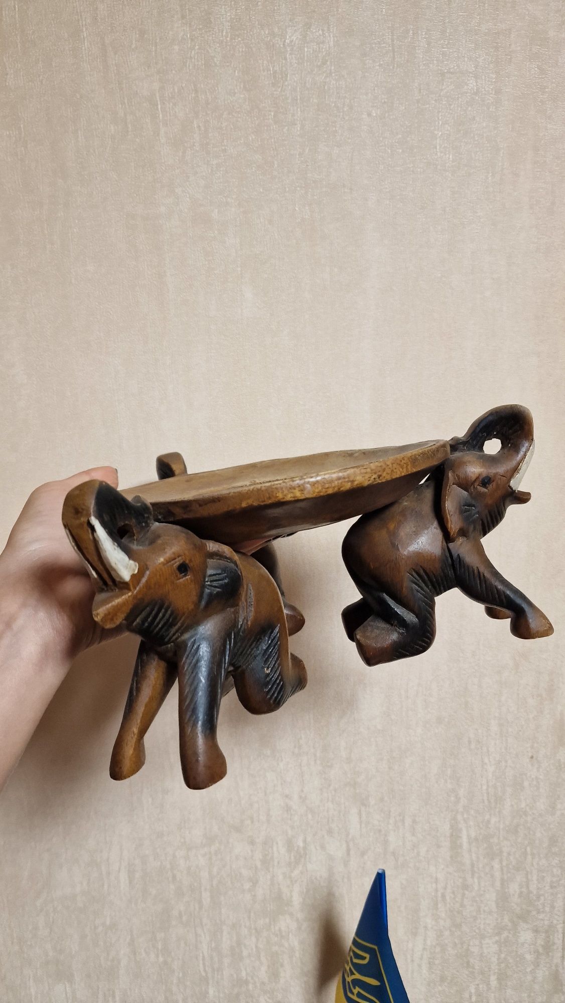 Підставка, підсвічник дерев'яні слони