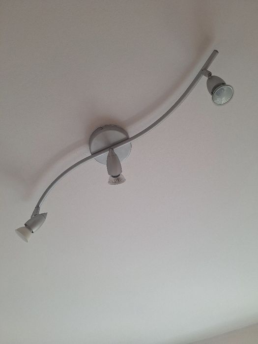 Lampa kinkiet ikea z żarówkami