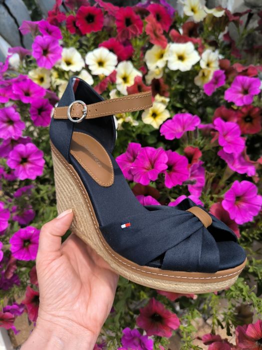 Новые босоножки Tommy Hilfiger р.36