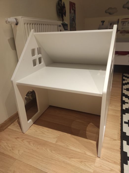 Biurko domek dla dziecka