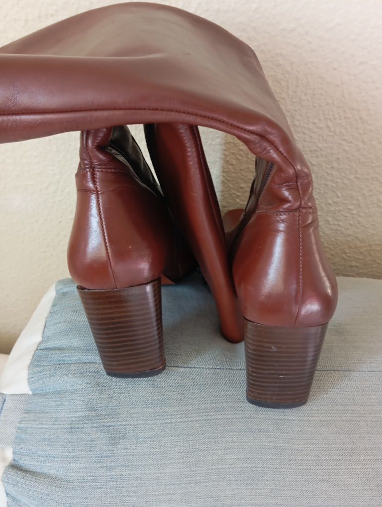 Botas em pele forradas 38