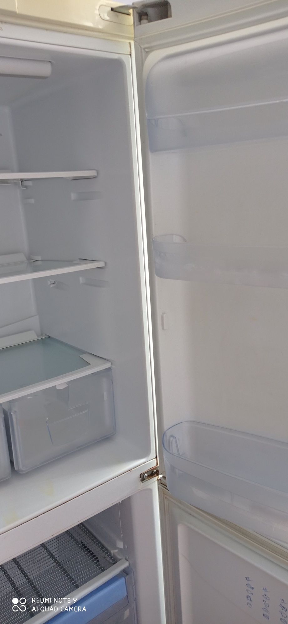 Lodówka Indesit biala