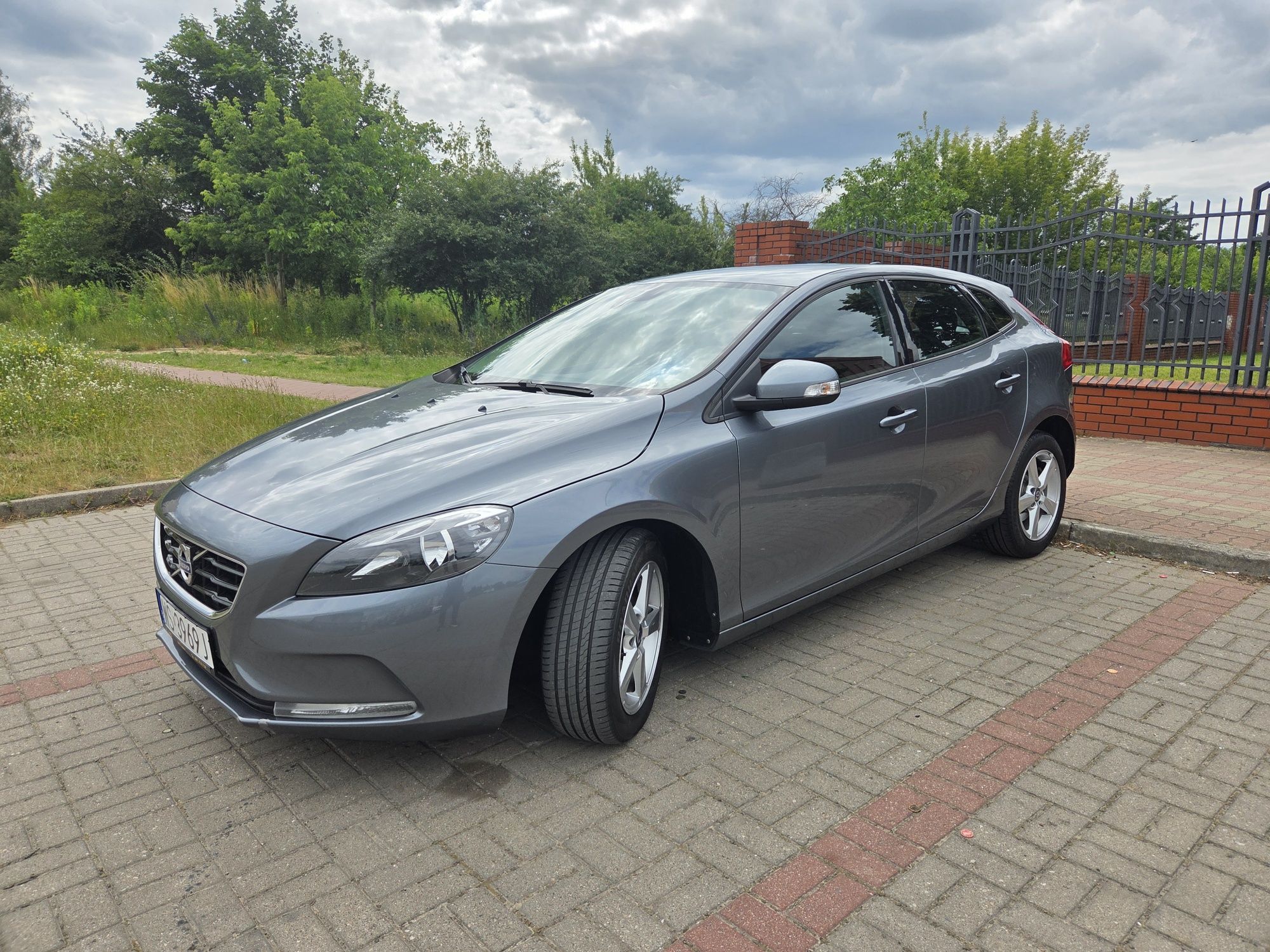 Pilnie sprzedam! V40 2.0d Bezwypadkowy