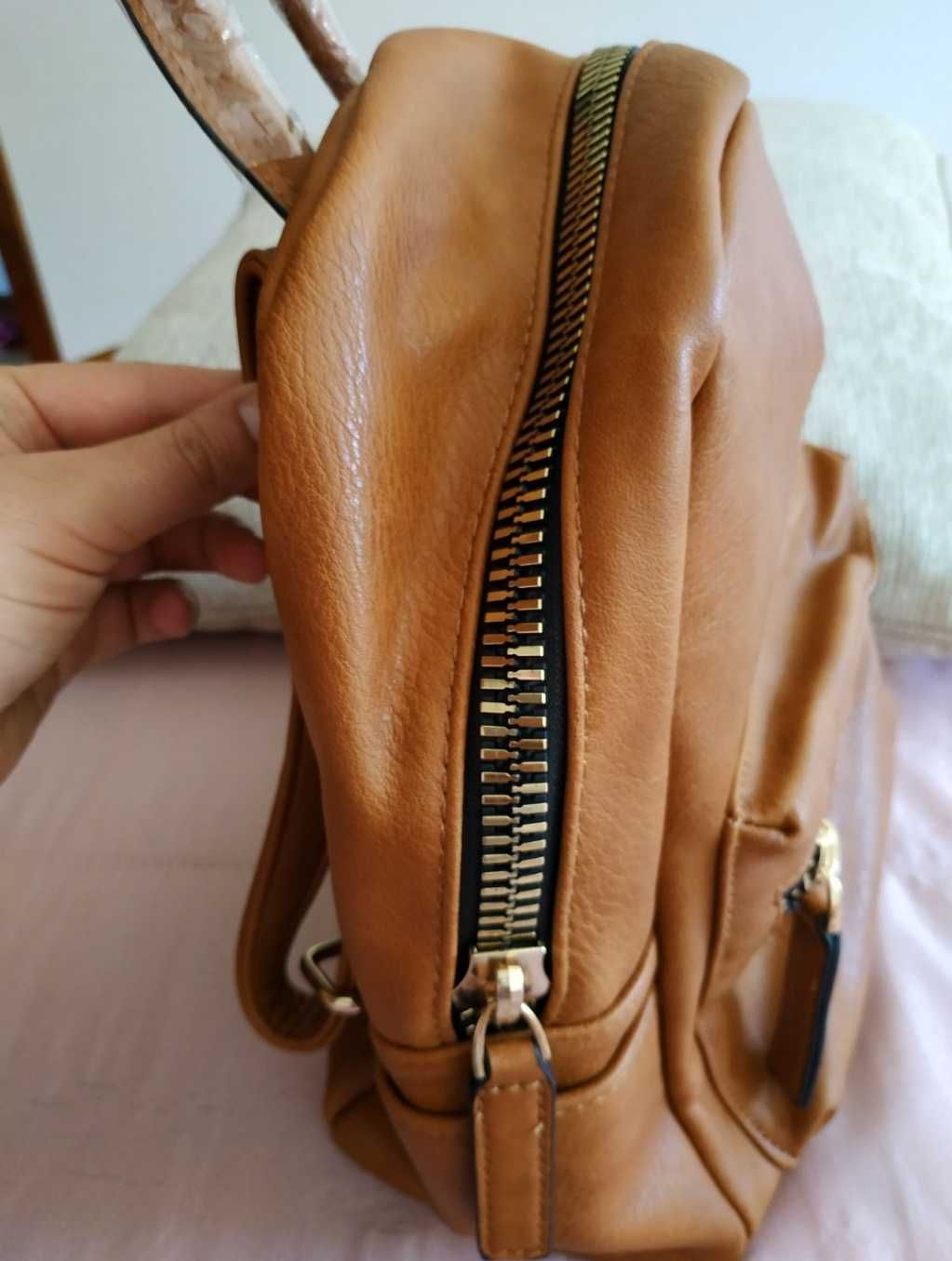 Mochila camel nova