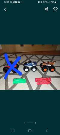 2x Hot Wheels Monster Trucks edycja limitowana z autami  do  crashu.