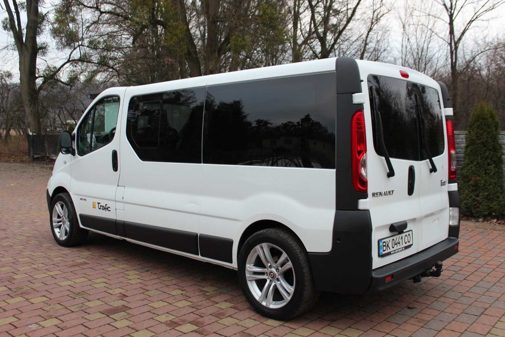 Renault Trafic 2011 оригінальний пасажир 9 мість рідна фарба