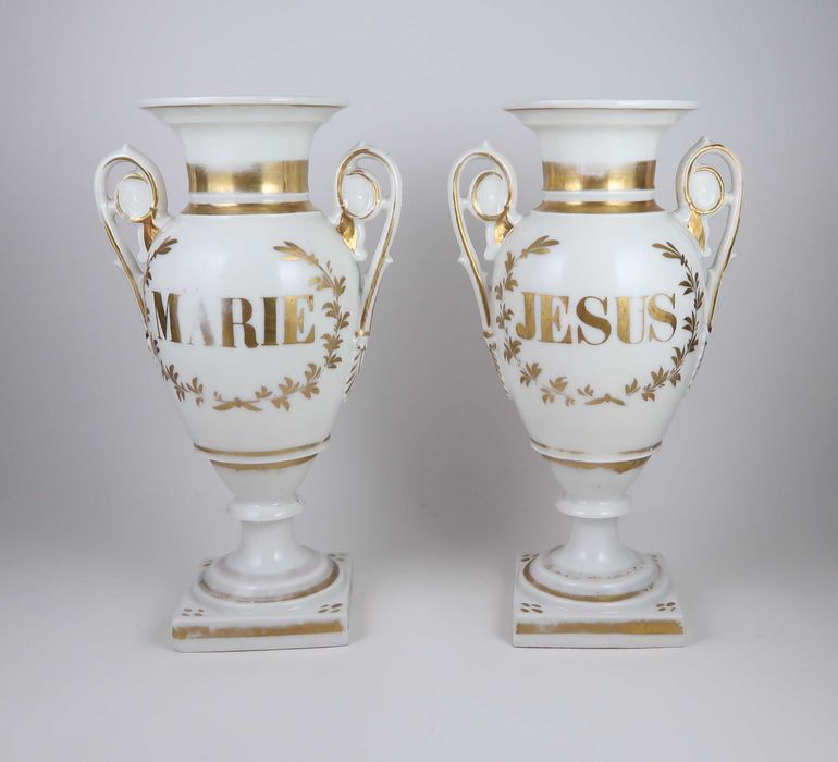 Par de Jarras Porcelana Vieux Paris Séc. XIX