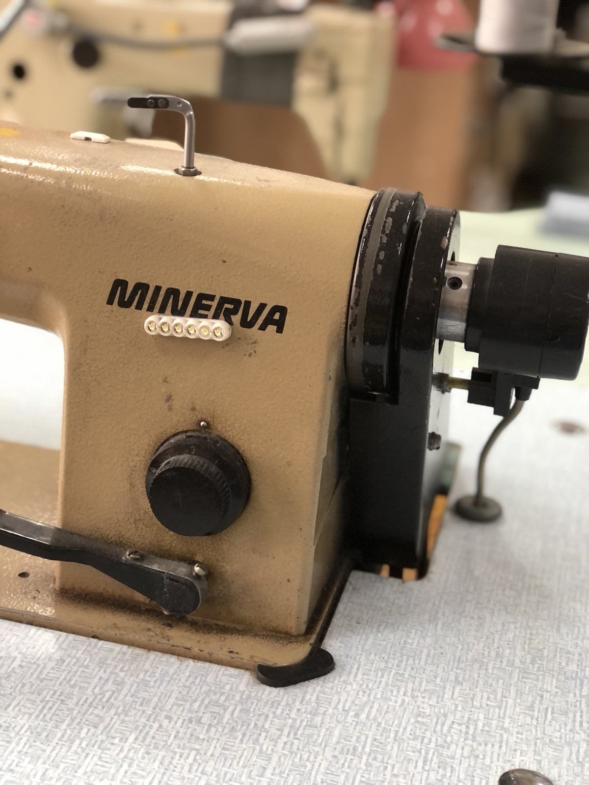 Швейна машина Minerva