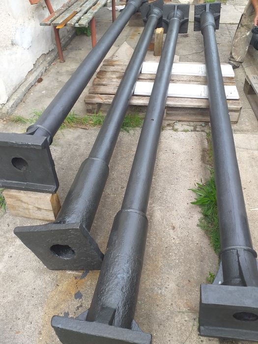 Słupy żeliwne do wiaty, pod zadaszenie 3,5m