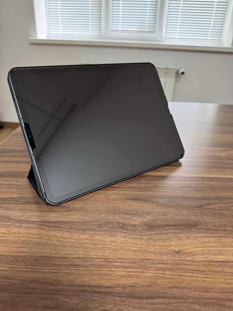 iPad Pro 11” M1 + Pitaka Caze + Pitaka Folio