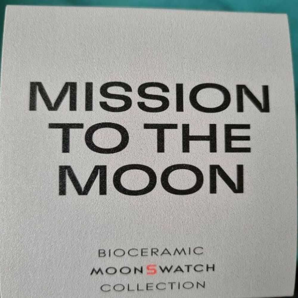 Omega x Swatch: Księżycowa Kolekcja z SO33M100