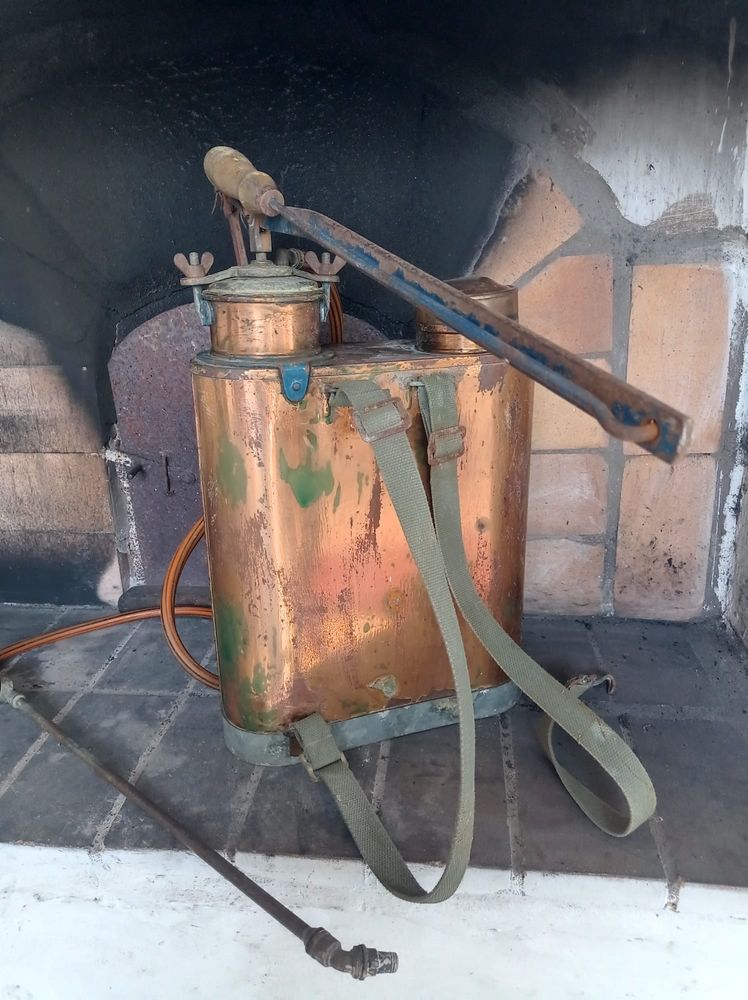 Pulverizador cobre antigo funcional