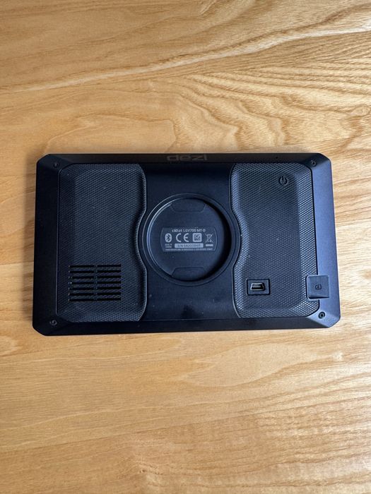 GPS-навигатор GARMIN Dez LGV700 (для грузовых, легкових авто)