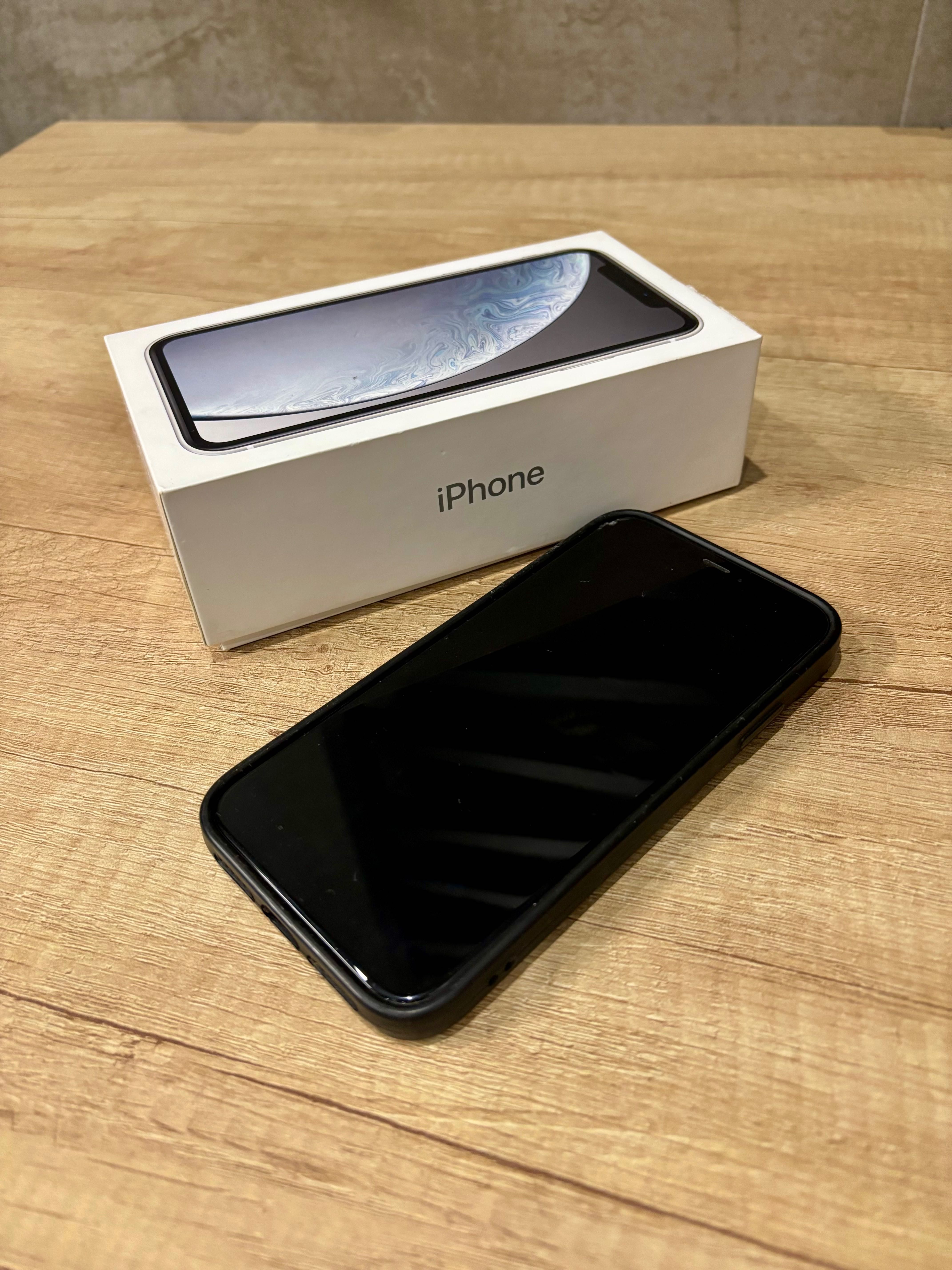 iPhone XR Telefon Niebieski 64 GB/ Uszkodzony tył