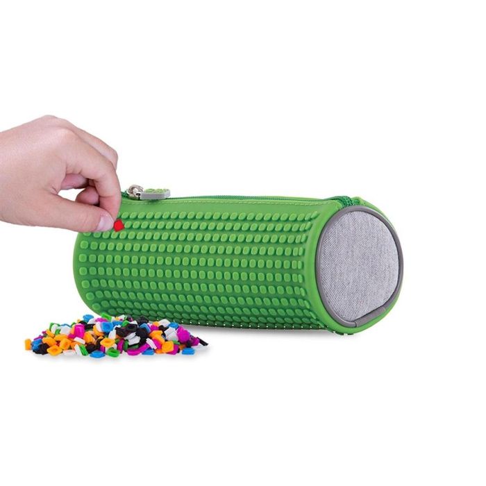 Okrągły piórnik na suwak z zielonym panelem Cass film ,259x104 mm