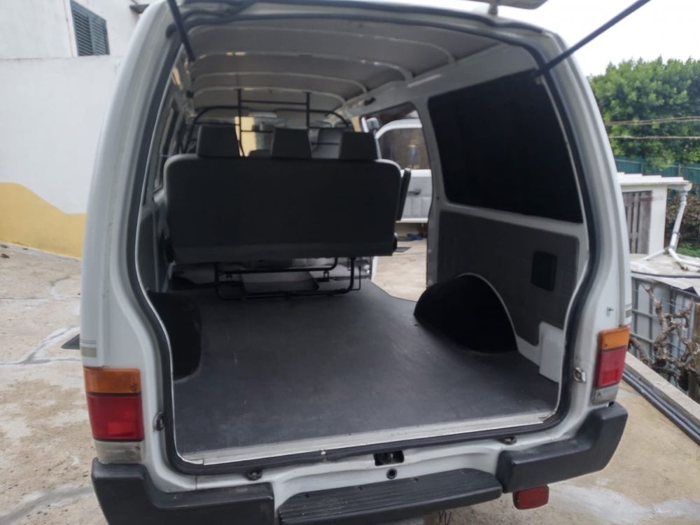 Carrinha Isuzo Midi