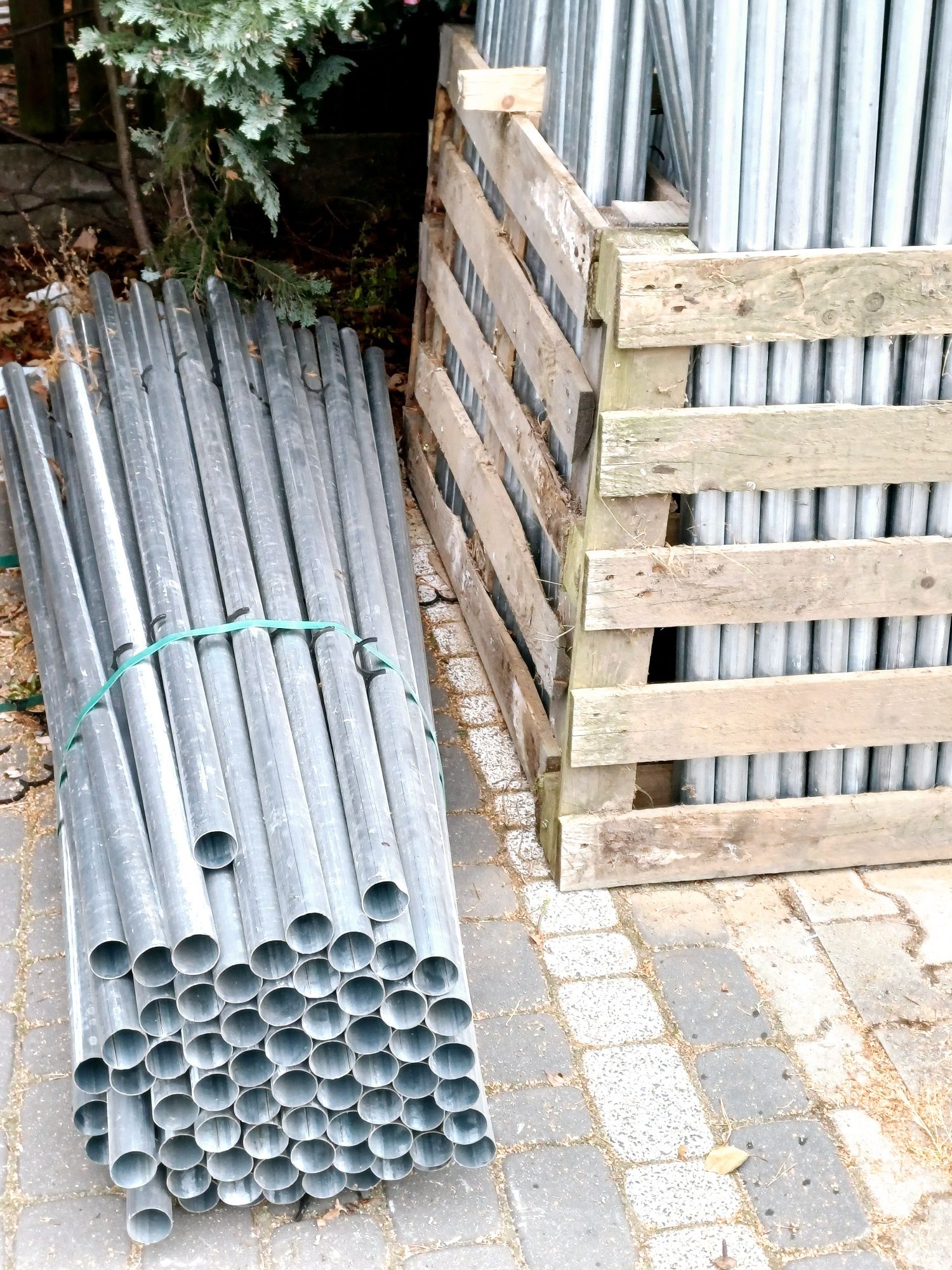 Słupki Słupek ogrodzeniowy ocynkowany 220cm