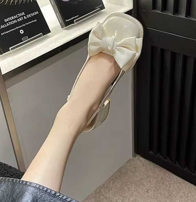 Sapatos femininos slingback creme com laços, tamanho 38