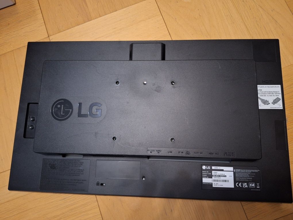 Monitor LG 22S M3G uszkodzony