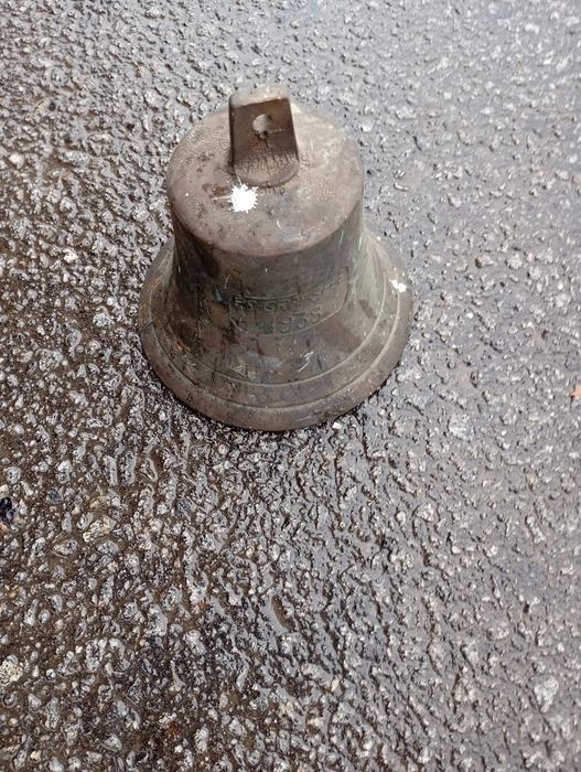 Vendo este sino muito bonito bom estado em borze