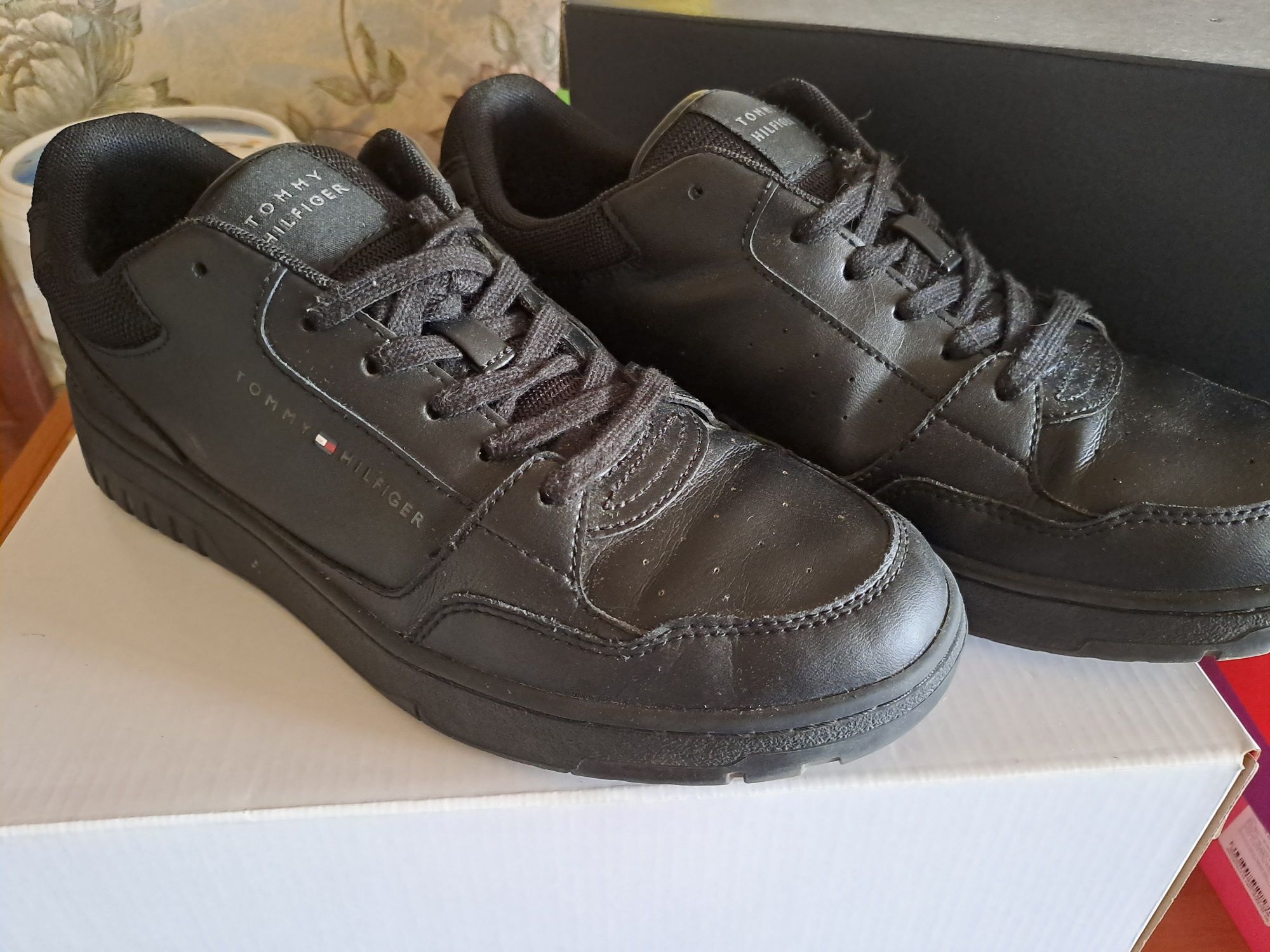 Кросівкии Tommy Hilfiger Basket Core Leather FM0FM05040-BDS