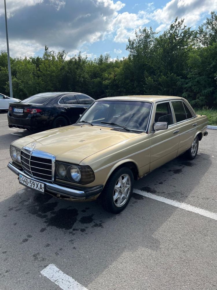 Mercedes E-class W123