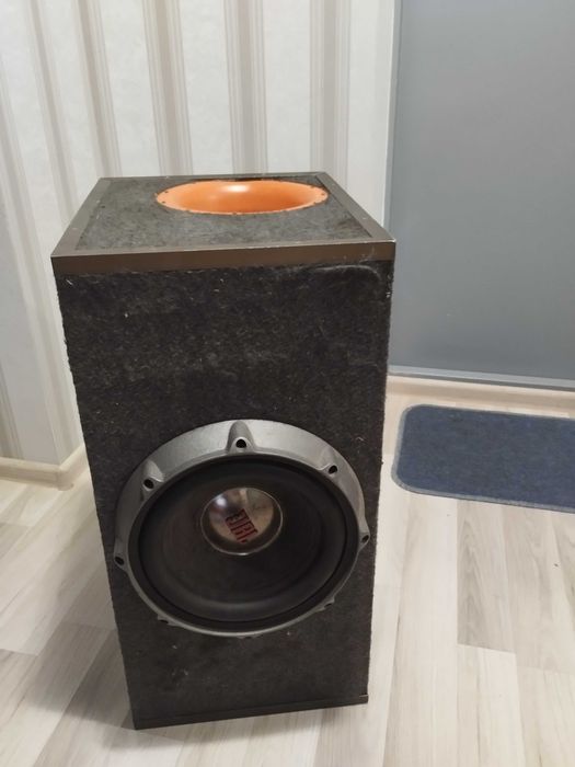 Сабвуфер JBL 10тка 700 номінал 1500пік