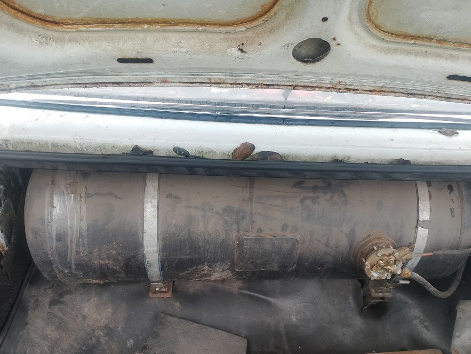 Продам газ 3110 кузов или по запчастям