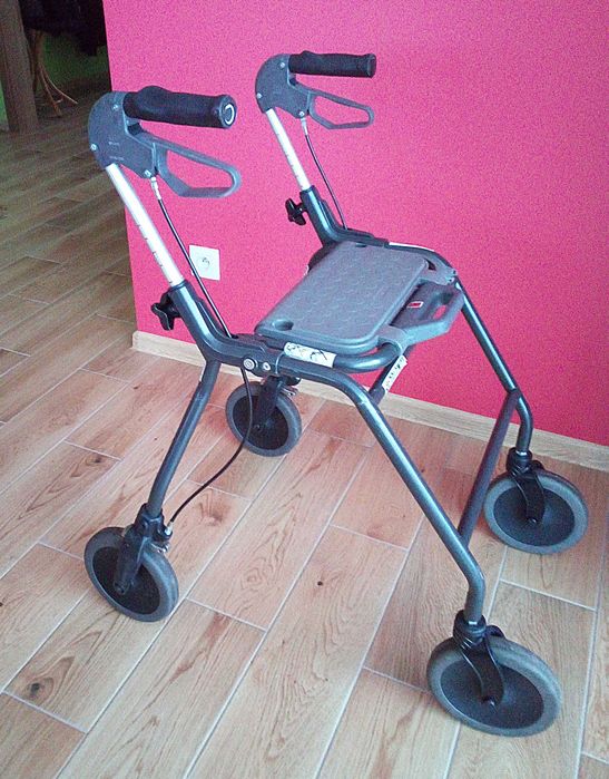 chodzik rolatorr balkonik