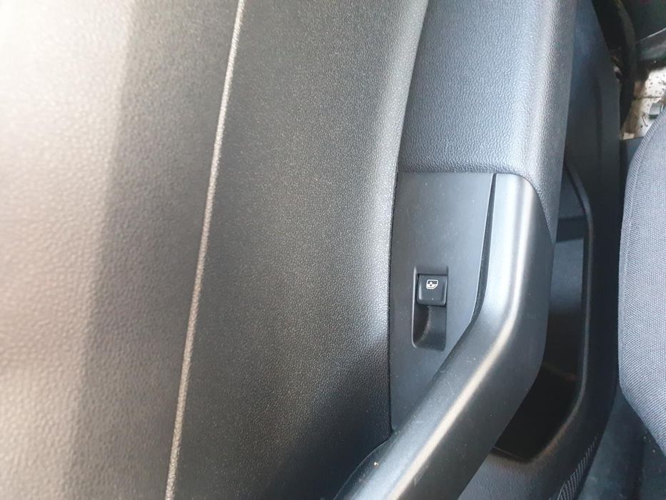 Comando / botão / interruptor vidros trás direito VOLKSWAGEN Polo (AW1