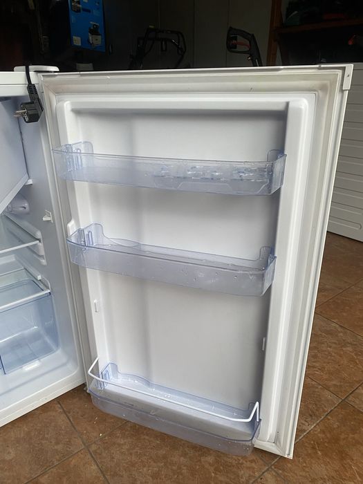 Lodówka z zamrazalnikiem Amica wys 80 cm szer 54