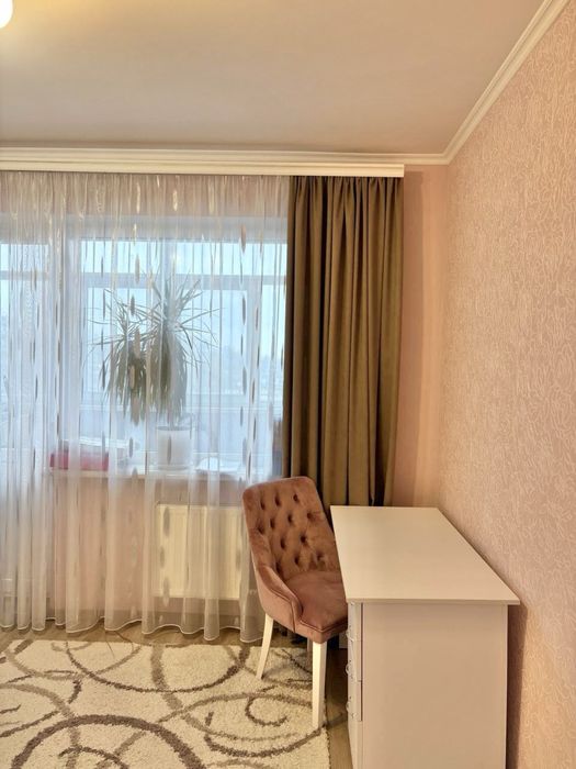 Продам КРУТЕЗНУ 2-кімнатну квартиру