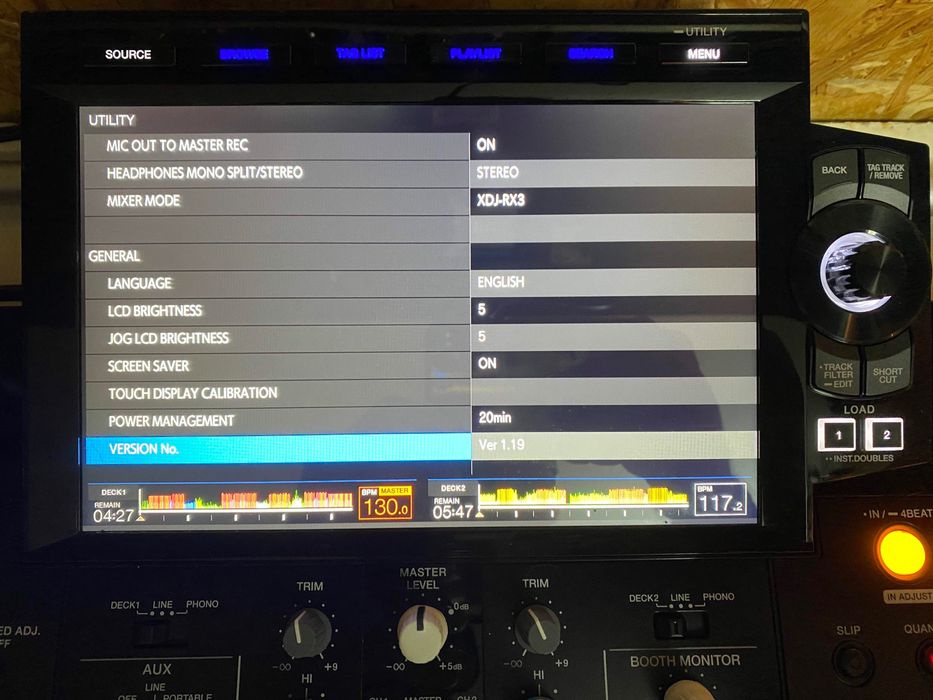 Pioneer XDJ-RX3 com Deck Saver.
