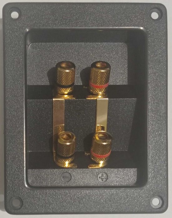 Термінал на 4 гнізда "Banan" метал. gold, прямокут. 122х95мм