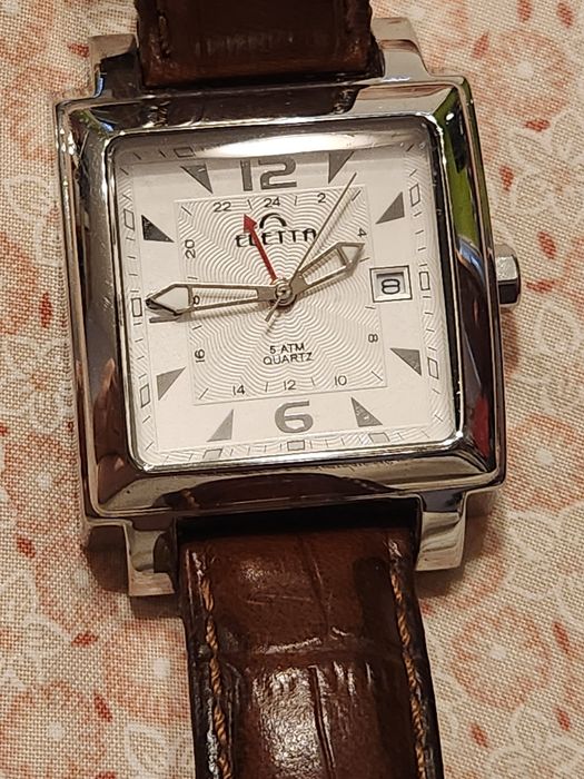 Bonito relógio quadrado "Electra "
