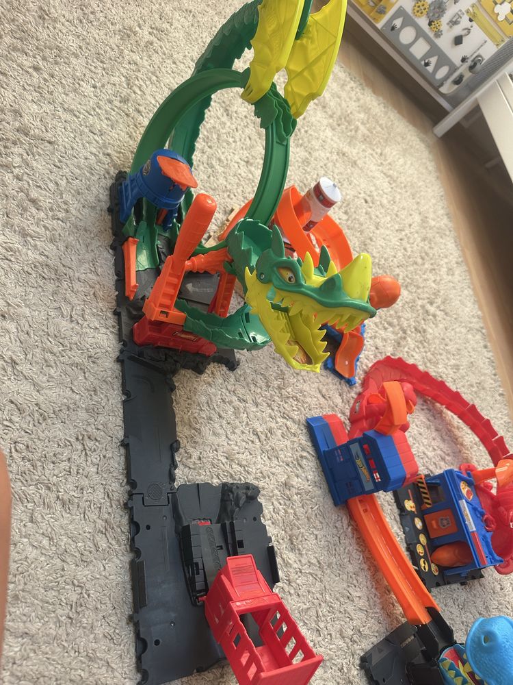 Продам hot wheels