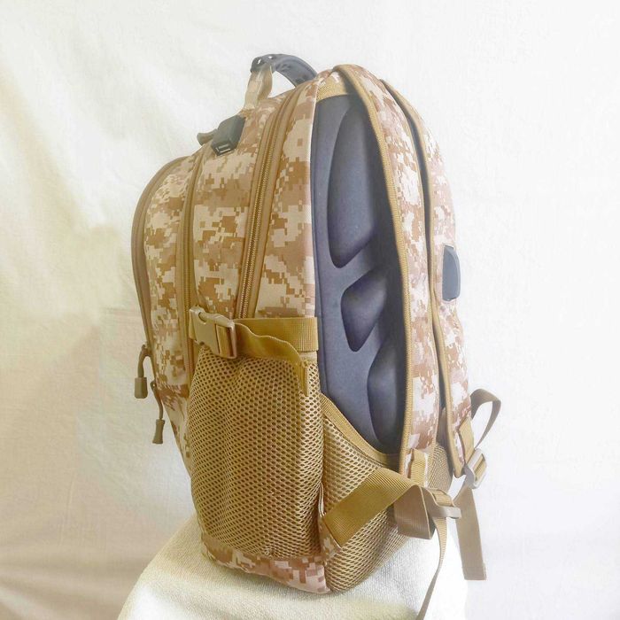 Рюкзак камуфляжний піксель 2 відділення 35 літрів USB та mini Jack 3,5