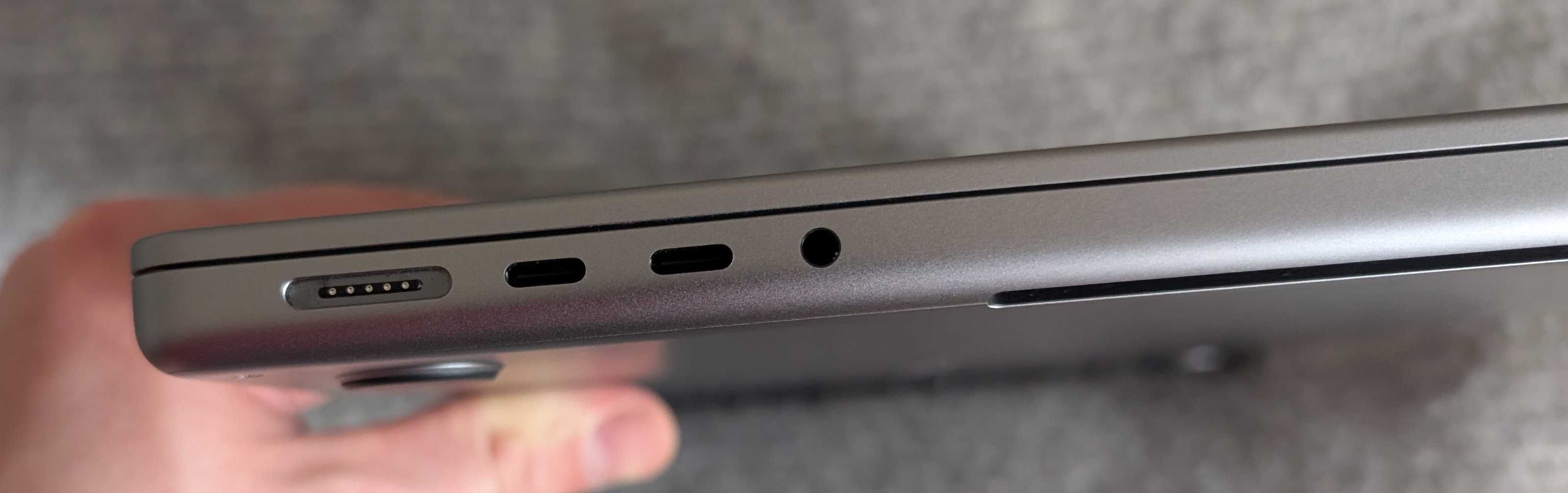 Macbook M2 Pro 14'' 16GB 1TB kupiony 6.2024